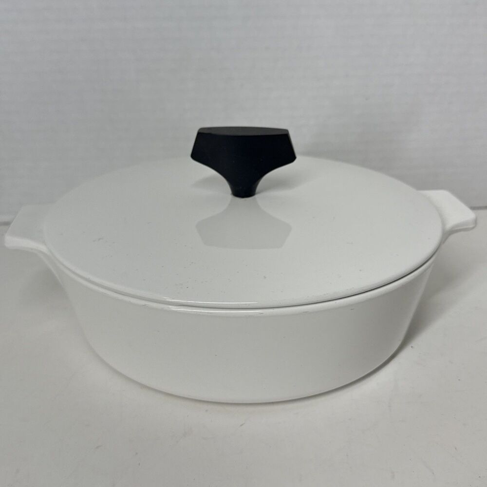 Vintage Corning Ware 1 QT White BUFFET SERVER B-1 Casserole Covered Baking Dish